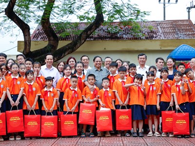 Tạo mọi điều kiện tốt nhất để trẻ em được phát triển toàn diện