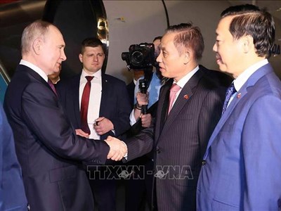 Tổng thống Nga Vladimir Putin bắt đầu thăm cấp Nhà nước tới Việt Nam