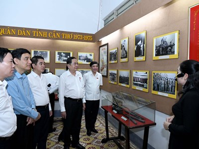 Chủ tịch Quốc hội thăm Di tích lịch sử quốc gia đặc biệt Chiến thắng Chương Thiện