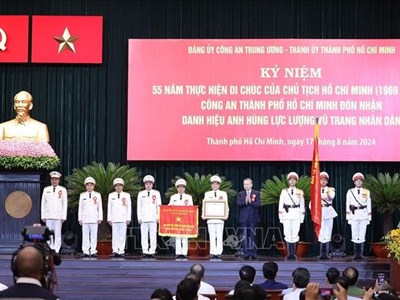 Tổng Bí thư, Chủ tịch nước trao tặng danh hiệu Anh hùng Lực lượng vũ trang cho Công an TP.HCM