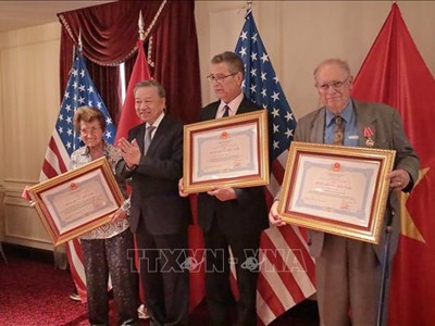 Tổng Bí thư, Chủ tịch nước Tô Lâm gặp gỡ lãnh đạo Đảng Cộng sản, tổ chức cánh tả và bạn bè Hoa Kỳ