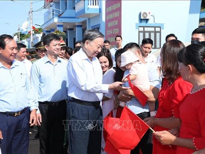 Tổng Bí thư, Chủ tịch nước Tô Lâm thăm, làm việc tại huyện đảo Cồn Cỏ 