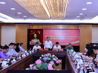 Gắn công tác phòng, chống tham nhũng, tiêu cực với phòng, chống lãng phí