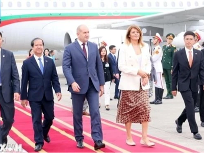 Tổng thống Bulgaria đến Hà Nội, bắt đầu thăm chính thức Việt Nam