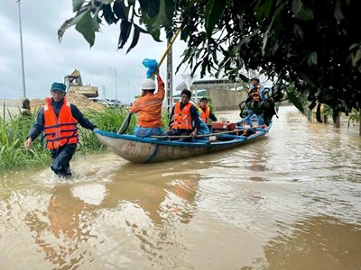 Chủ động ứng phó, khắc phục nhanh hậu quả mưa lũ ở Trung Bộ
