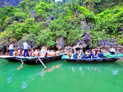 Tiếp tục đẩy mạnh triển khai phát triển du lịch toàn diện, nhanh và bền vững