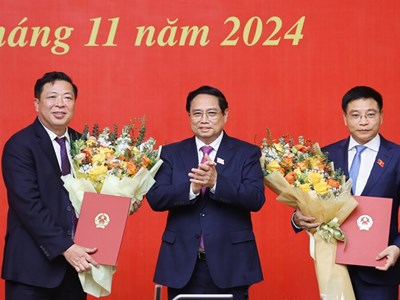 Thủ tướng trao quyết định bổ nhiệm và giao nhiệm vụ cho 2 tân Bộ trưởng