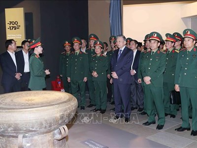 Tổng Bí thư Tô Lâm thăm và làm việc tại Bảo tàng Lịch sử Quân sự Việt Nam