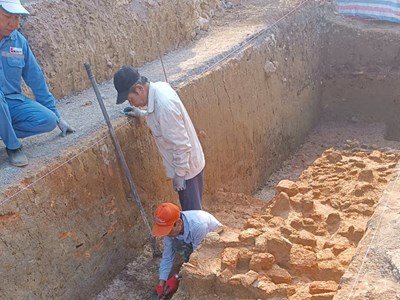 Phát hiện dấu tích thành cổ Hoa Lư khi đào móng nhà