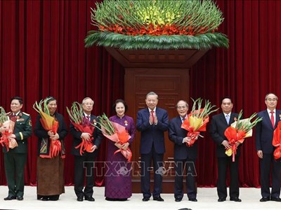 Đồng lòng vượt qua khó khăn, thách thức, đưa đất nước phát triển nhanh, bền vững trong kỷ nguyên mới