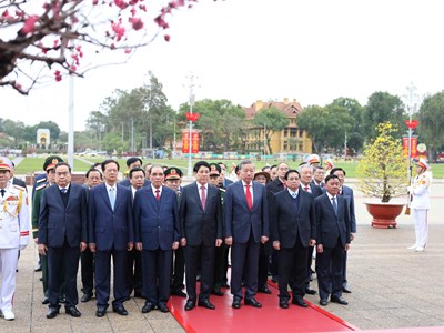 Lãnh đạo Đảng, Nhà nước vào Lăng viếng Chủ tịch Hồ Chí Minh nhân kỷ niệm 95 năm Ngày thành lập Đảng