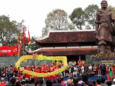 Tuyệt đối không tổ chức và tham dự các lễ hội tràn lan, lãng phí