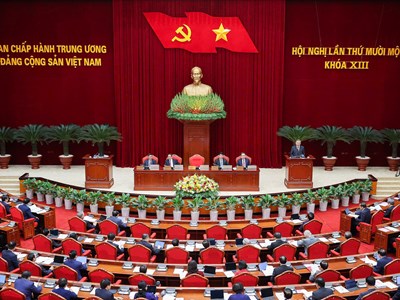 Ban Chấp hành Trung ương thi hành kỷ luật cán bộ