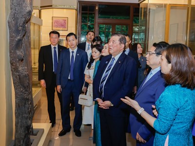 Thủ tướng Nhật Bản nhận thấy nét tương đồng trong văn hoá, bày tỏ ngưỡng mộ lịch sử dựng nước và giữ nước của dân tộc Việt Nam 