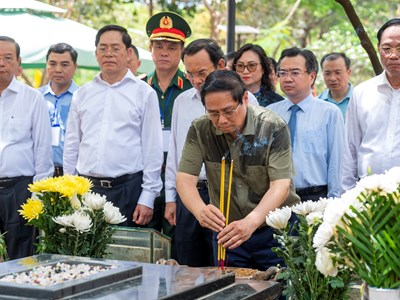 Thủ tướng viếng Nghĩa trang Hàng Dương, Hàng Keo