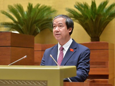 Miễn học phí cho học sinh công lập cả nước, hỗ trợ học sinh tư thục 