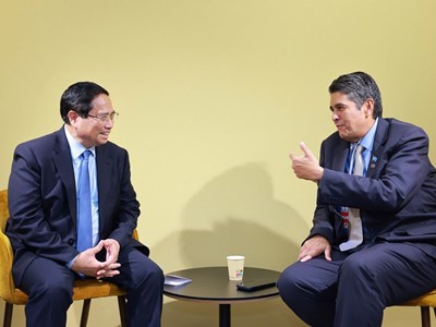 Thủ tướng Phạm Minh Chính gặp Tổng thống Palau và Thủ tướng Quần đảo Solomon