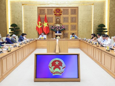 Thủ tướng làm việc với Ban Nghiên cứu phát triển kinh tế tư nhân