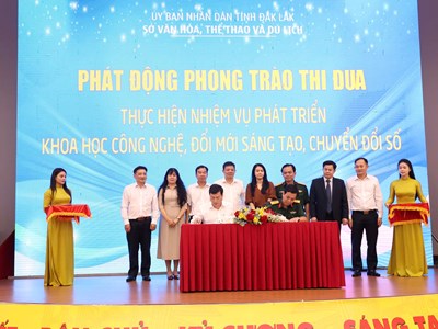 Đẩy mạnh phong trào thi đua đổi mới sáng tạo và bình dân học vụ số