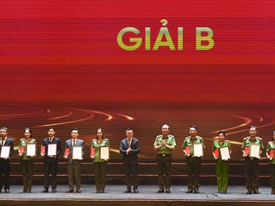 Trao Giải báo chí toàn quốc “Vì an ninh Tổ quốc và bình yên cuộc sống”