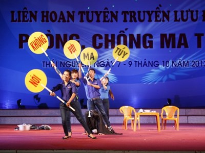 Lồng ghép tuyên truyền phòng, chống ma túy vào các hoạt động văn hóa, gia đình, thể dục, du lịch, báo chí