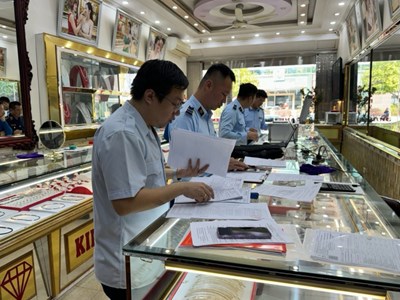Ngày 9.9.2025 Thanh tra Chính phủ chủ trì, phối hợp tiến hành thanh tra việc chấp hành pháp luật của các doanh nghiệp kinh doanh vàng