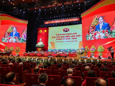 Chú trọng phát triển văn hóa, xã hội, bảo vệ môi trường, nâng cao đời sống nhân dân