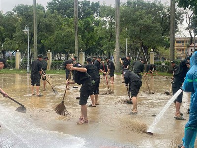 Thủ tướng chỉ đạo khẩn cấp hỗ trợ các địa phương miền Trung khắc phục hậu quả mưa lũ