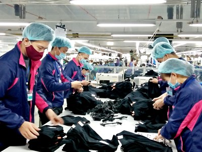 Từ 1.1.2026, tăng lương tối thiểu vùng từ 250.000 đồng - 350.000 đồng/tháng