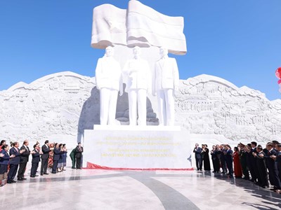 Tổng Bí thư Tô Lâm và phu nhân dự khánh thành Công viên Hữu nghị Lào - Việt Nam