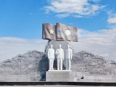  Bàn giao Công viên Hữu nghị Lào -Việt Nam 