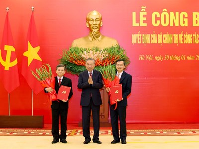 Tổng Bí thư Tô Lâm trao Quyết định của Bộ Chính trị phân công, bổ nhiệm cán bộ