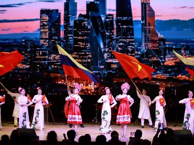 Chiến lược truyền thông quảng bá hình ảnh Việt Nam ra nước ngoài