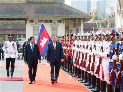 Lễ đón trọng thể Tổng Bí thư Tô Lâm thăm cấp Nhà nước tới Vương quốc Campuchia