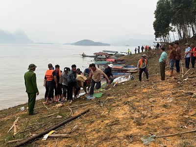 Điều tra, xử lý nghiêm vụ tai nạn đặc biệt nghiêm trọng trên hồ Thác Bà, Lào Cai