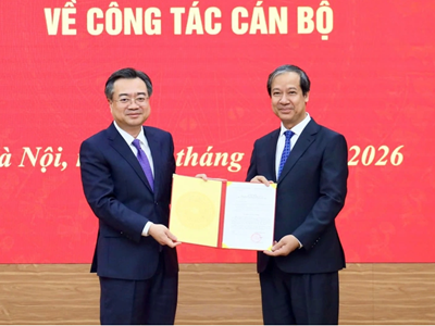 Bộ Chính trị điều động các ông Nguyễn Kim Sơn, Nguyễn Sỹ Hiệp giữ chức Phó ban Chính sách, chiến lược Trung ương