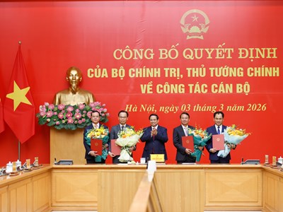 Thủ tướng trao Quyết định điều động, bổ nhiệm lãnh đạo Đảng ủy Chính phủ và 4 bộ, cơ quan
