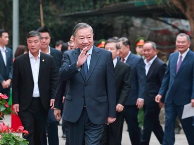 Tổng Bí thư Tô Lâm và các đồng chí lãnh đạo Đảng, Nhà nước thực hiện quyền cử tri