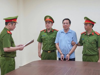 Khởi tố, bắt tạm giam giám đốc, hiệu trưởng, kế toán chiếm đoạt tiền trợ cấp dành cho người yếu thế