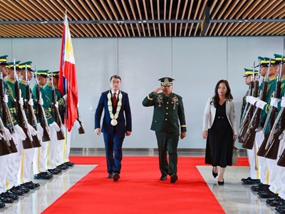 Thủ tướng Lê Minh Hưng tới Philippines tham dự Hội nghị Cấp cao ASEAN 48