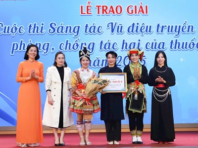  Thủ tướng yêu cầu tuyên truyền sâu rộng về tác hại thuốc lá lậu, thuốc lá điện tử, thuốc lá nung nóng 