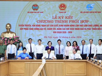 Dẫn dắt, hỗ trợ, đồng hành cùng nông dân về an toàn thực phẩm