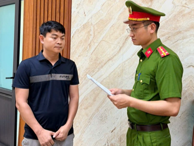 Bán điều hòa âm trần ô tô mang nhãn hiệu “Haier” không rõ nguồn gốc, Giám đốc một công ty bị khởi tố