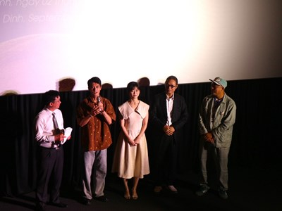 Khán giả háo hứng trải nghiệm và xem phim truyện “Em và Trịnh”