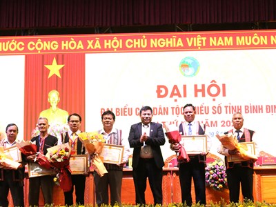 Cần quan tâm bảo tồn, phát huy các giá trị văn hoá tốt đẹp DTTS