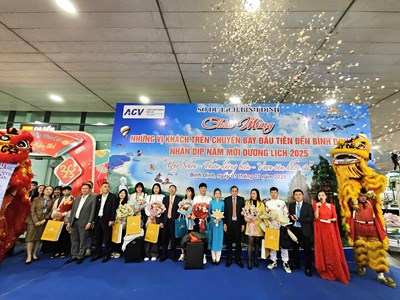 Du khách xông đất vùng “đất võ trời văn” đầu năm mới