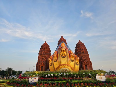 Độc đáo linh vật rắn thần Naga 5 đầu tại Bình Định