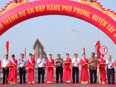 Thủ tướng dự khánh thành đập dâng Phú Phong tại Bình Định