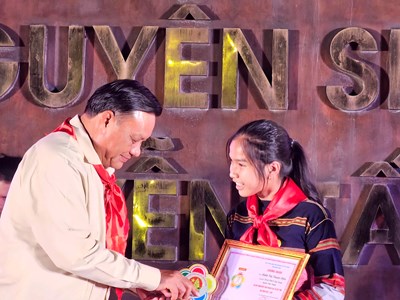 Bình Định tuyên dương 200 cháu ngoan Bác Hồ 