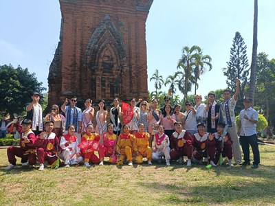 Hoa hậu, nam vương siêu thể hình trải nghiệm du lịch tàu hỏa